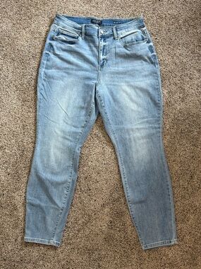 Judy Blue Straight Leg Light Blue Jeans